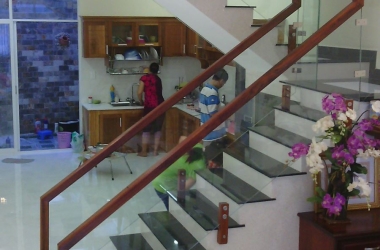 Phúc Hưng Chuyên Thi Công Cầu Thang Kính Tại Long An Với Giá Cạnh Tranh