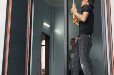 Cửa nhôm kính cao cấp: Giải pháp sang trọng và bền bỉ cho kiến trúc hiện đại