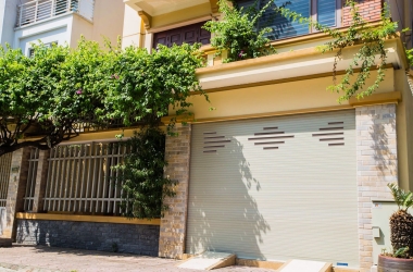 Mách bạn đơn vị thi công cửa cuốn theo yêu cầu uy tín giá tốt