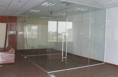 THI CÔNG KÍNH CƯỜNG LỰC
