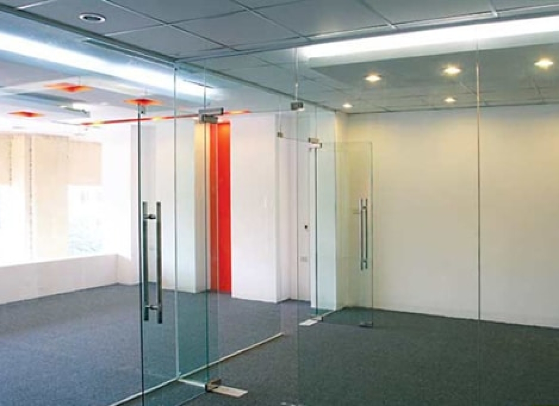 CỬA BẢN LỀ SÀN 18