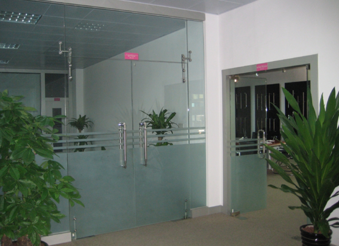 CỬA BẢN LỀ SÀN 07