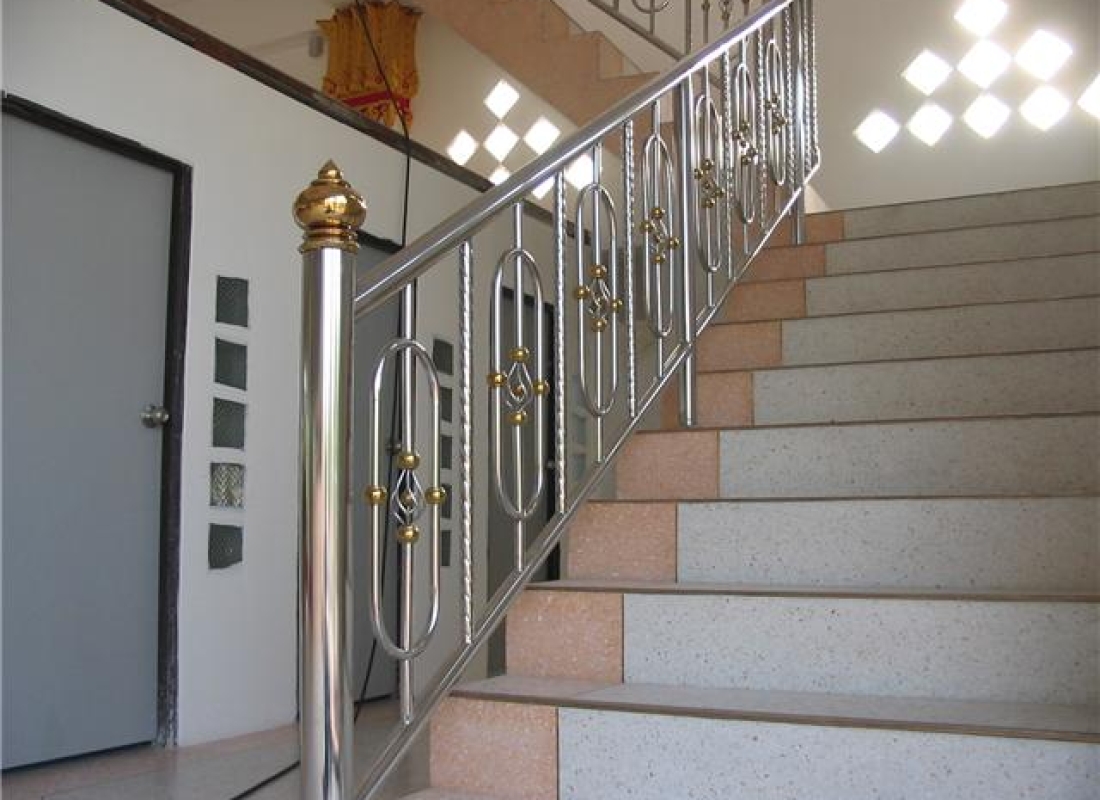 cầu thang mẫu thái 01