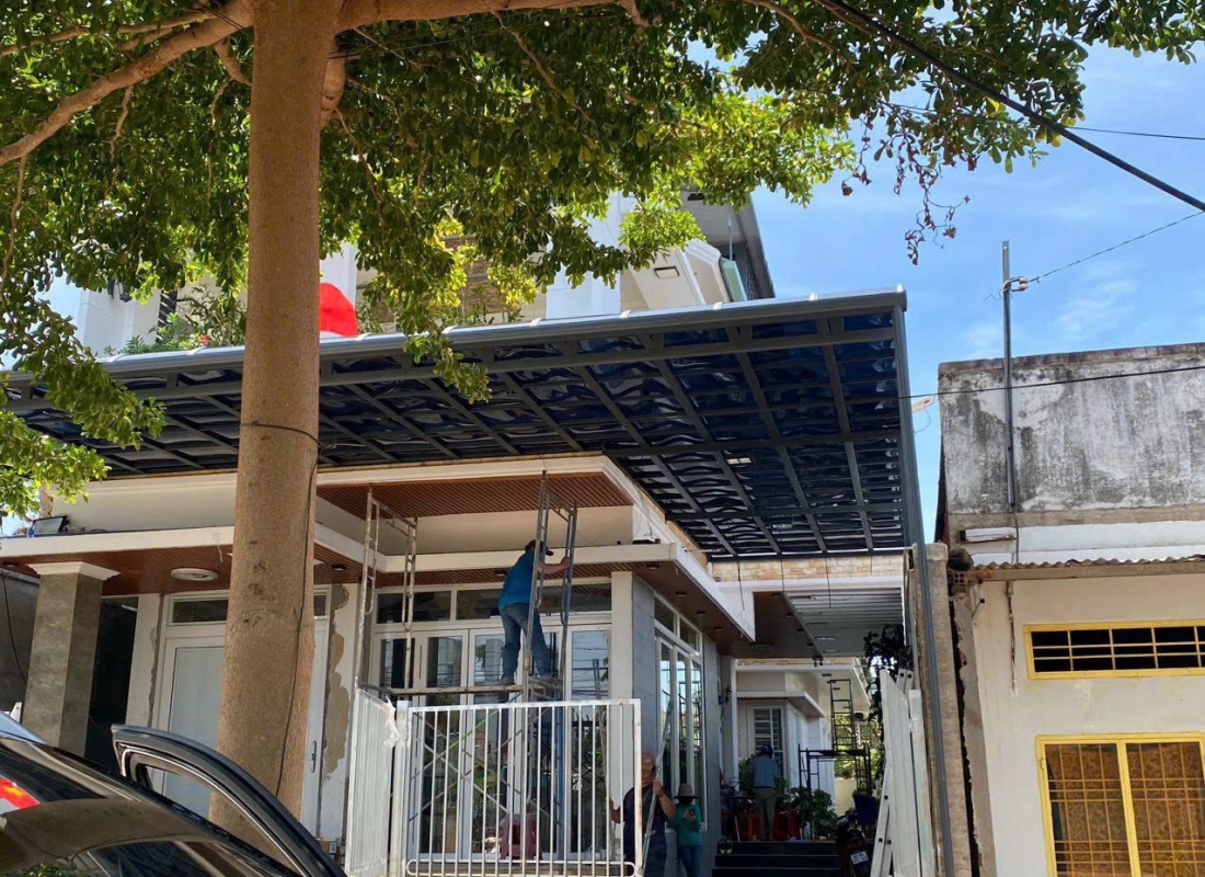 Mái hiên  Polycarbonate khung xương nhập khẩu