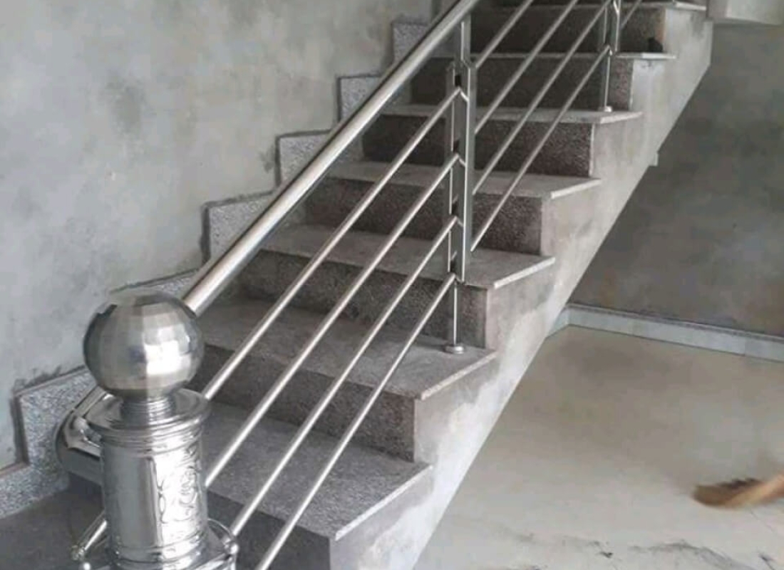 TAY VỊN INOX CẦU THANG 01